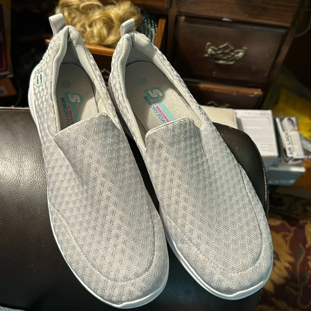 Sketchers S Sport memory foam shoes light gray size 9.5 9-1/2 - Picture 3 of 14